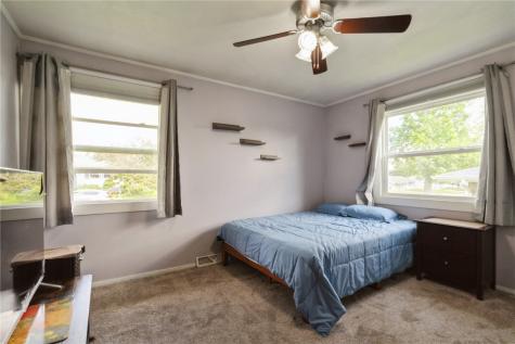 5115 Harbet Avenue NW Cedar Rapids IA 52405