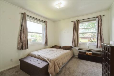 5115 Harbet Avenue NW Cedar Rapids IA 52405