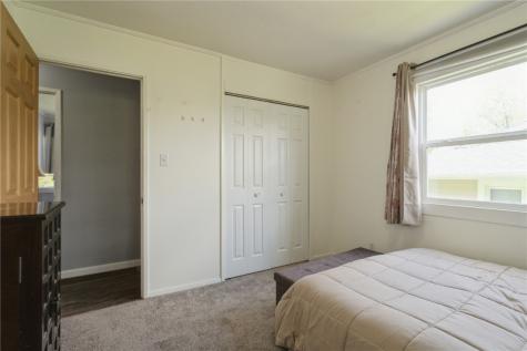 5115 Harbet Avenue NW Cedar Rapids IA 52405