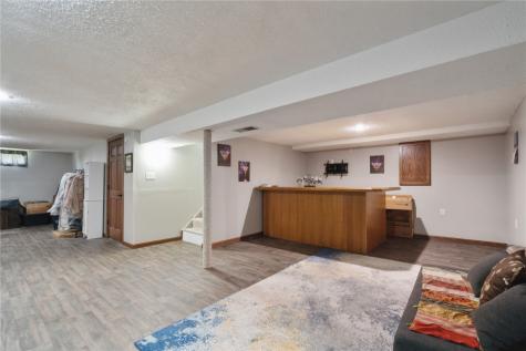 5115 Harbet Avenue NW Cedar Rapids IA 52405