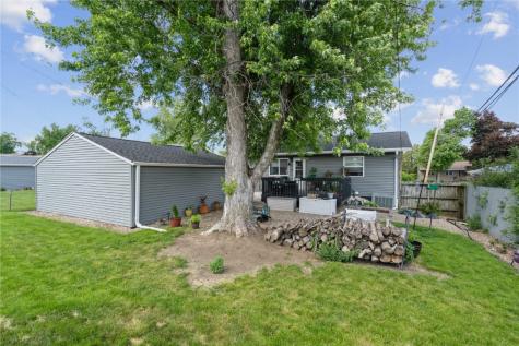 5115 Harbet Avenue NW Cedar Rapids IA 52405