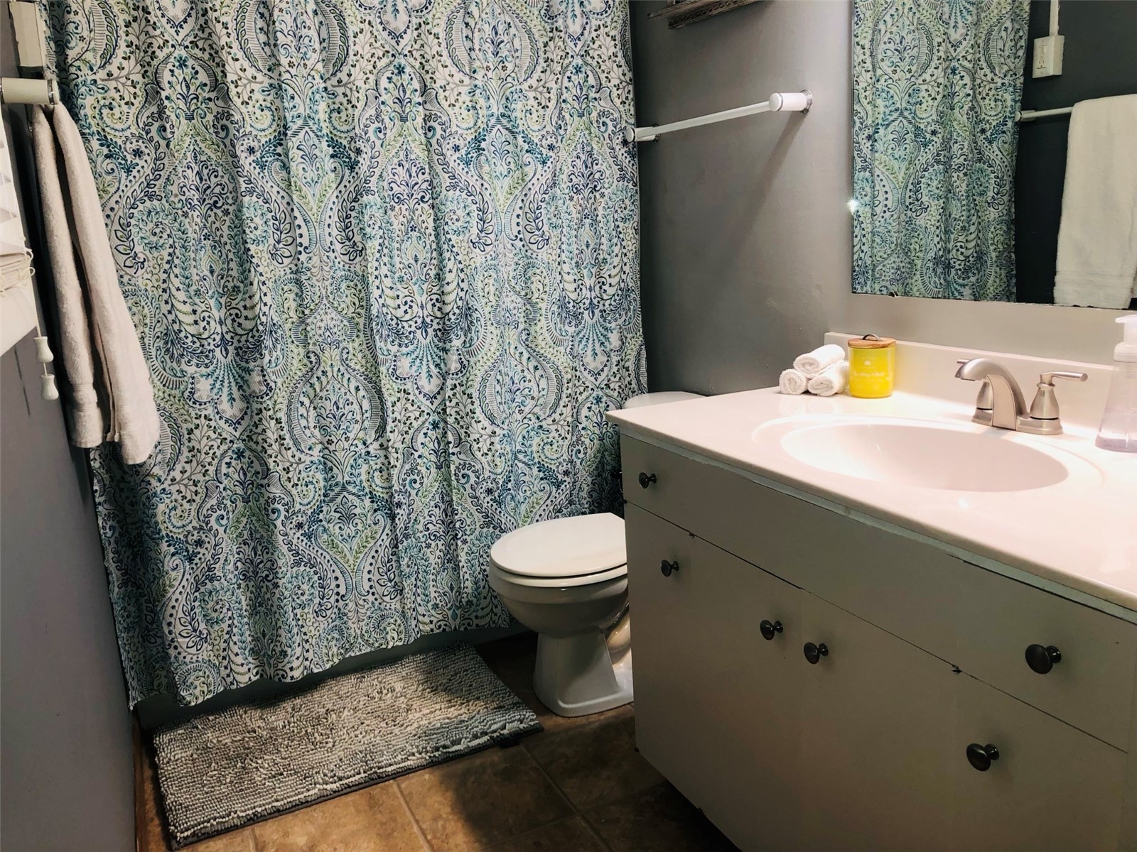 1930 E Avenue NW Cedar Rapids IA 52405
