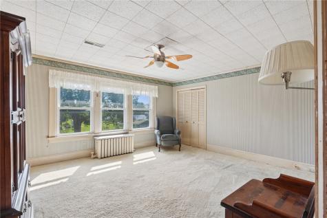 1602 7th Avenue Belle Plaine IA 52208