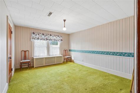 1602 7th Avenue Belle Plaine IA 52208