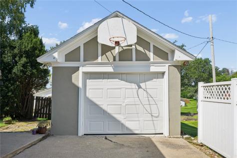 1602 7th Avenue Belle Plaine IA 52208