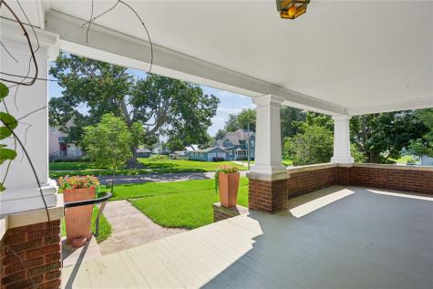 1602 7th Avenue Belle Plaine IA 52208