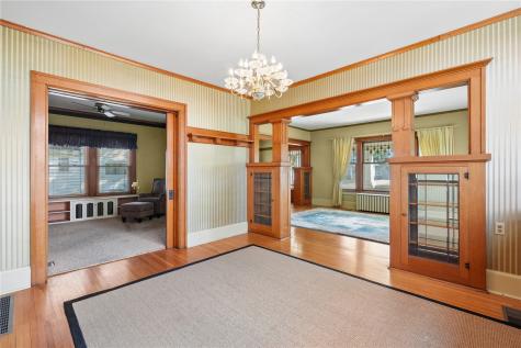 1602 7th Avenue Belle Plaine IA 52208