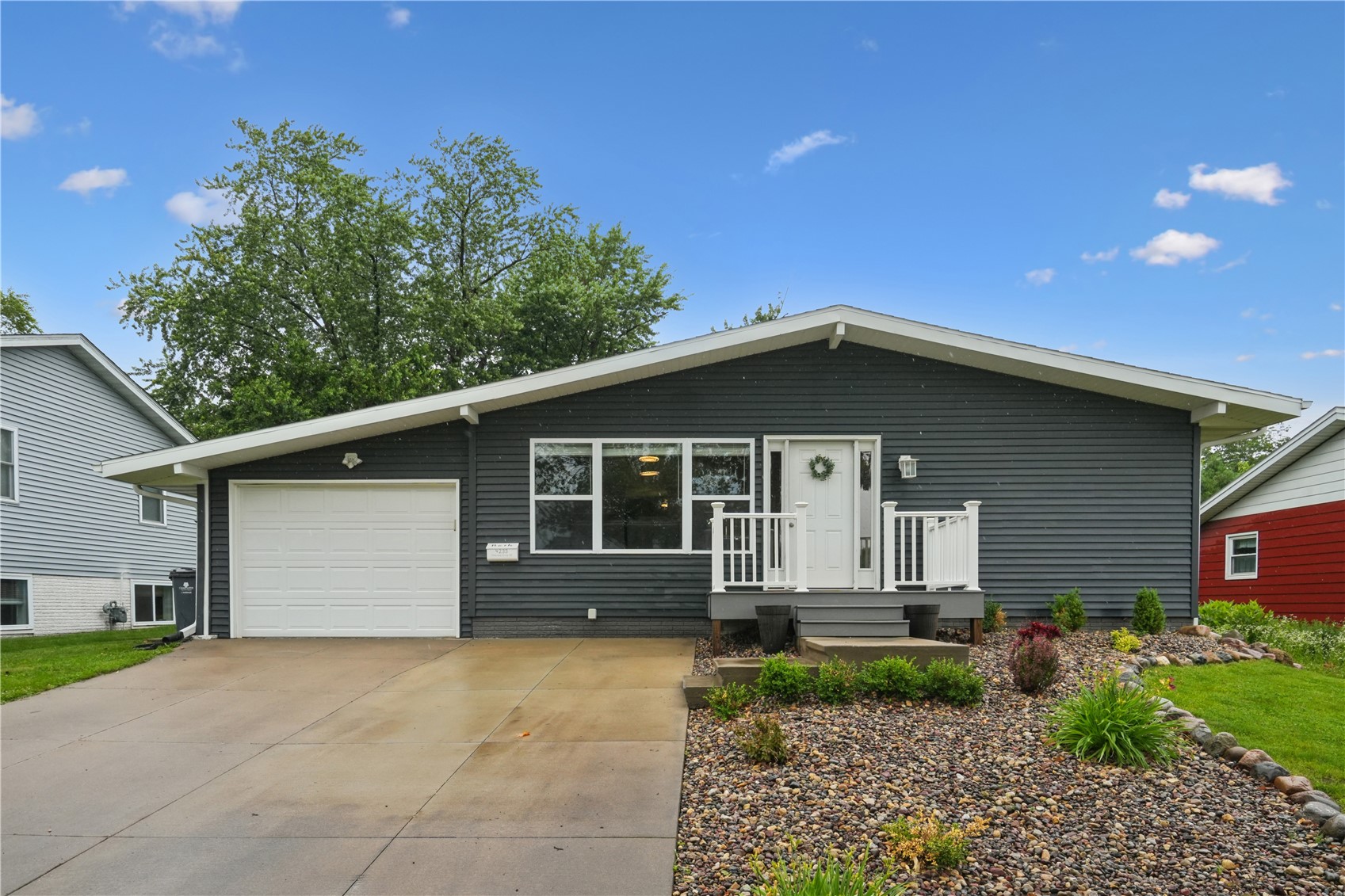 4233 Pineview Drive NE Cedar Rapids IA 52402