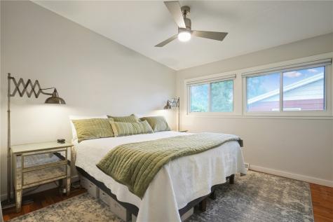 4233 Pineview Drive NE Cedar Rapids IA 52402