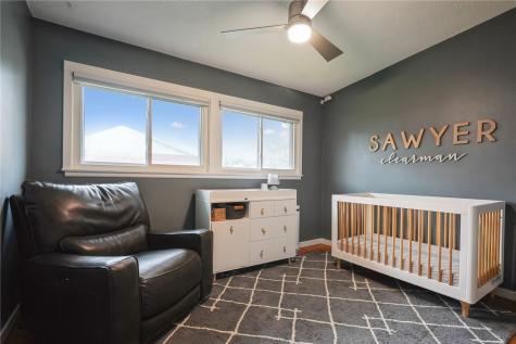 4233 Pineview Drive NE Cedar Rapids IA 52402