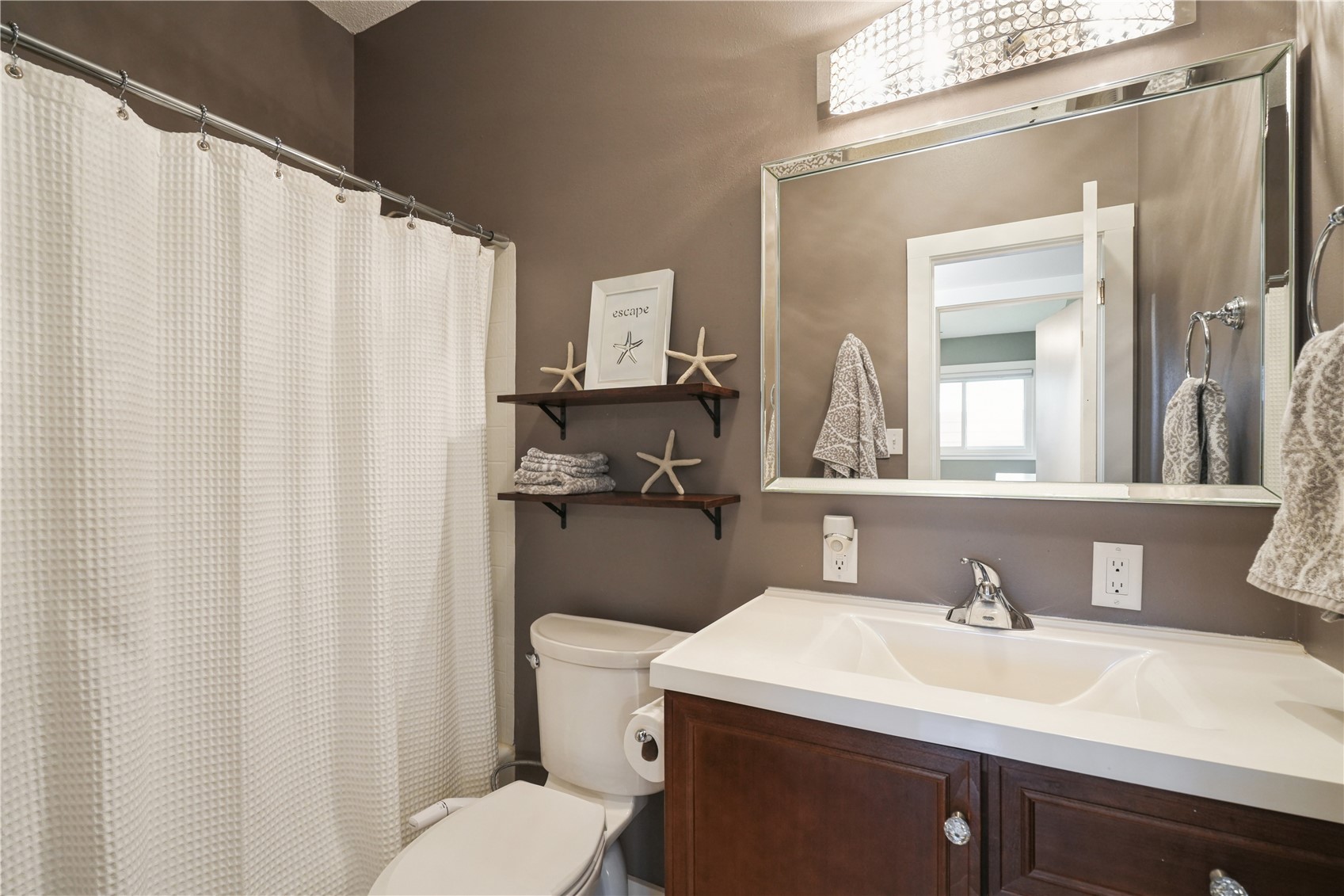 4233 Pineview Drive NE Cedar Rapids IA 52402