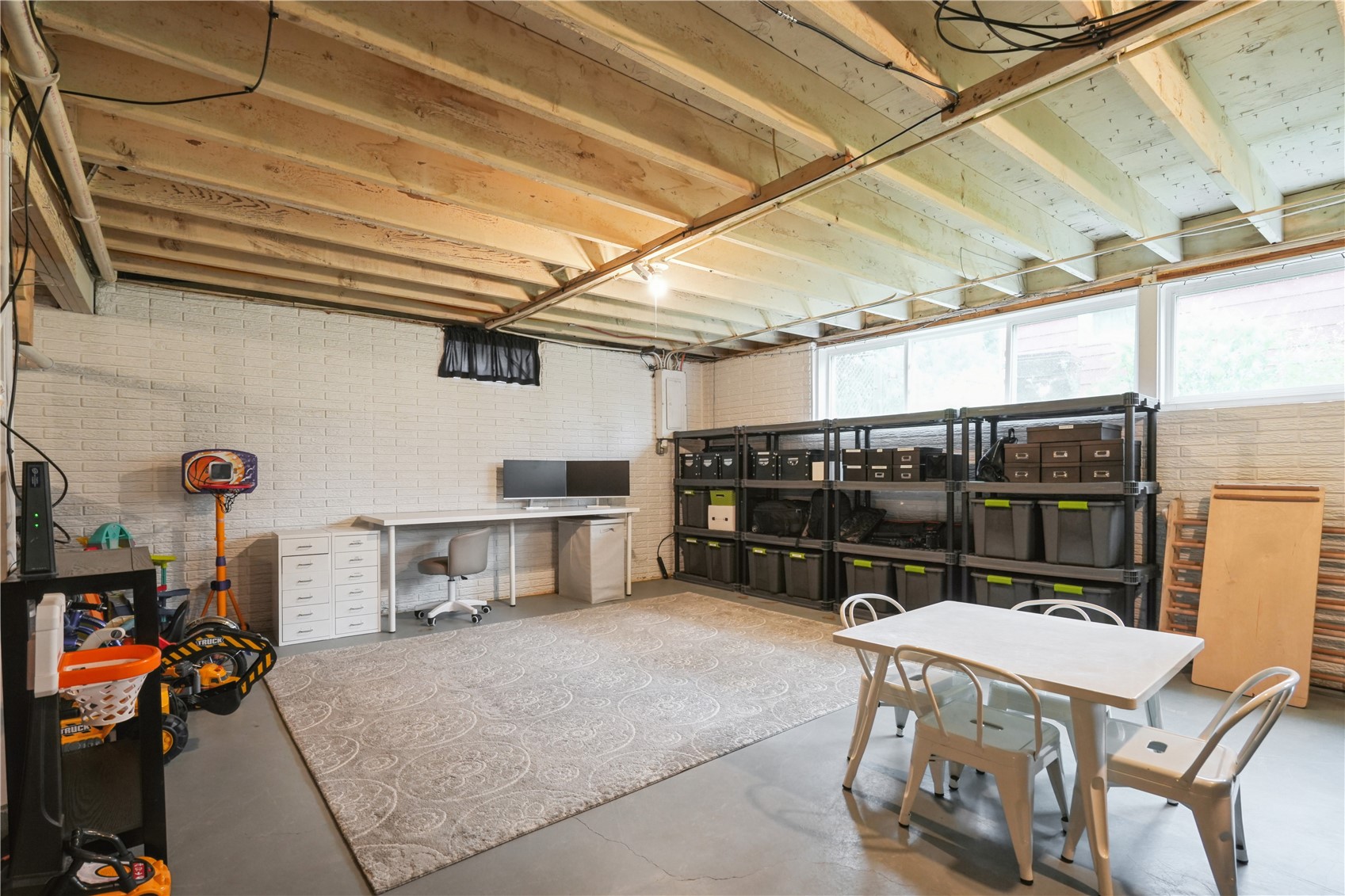 4233 Pineview Drive NE Cedar Rapids IA 52402