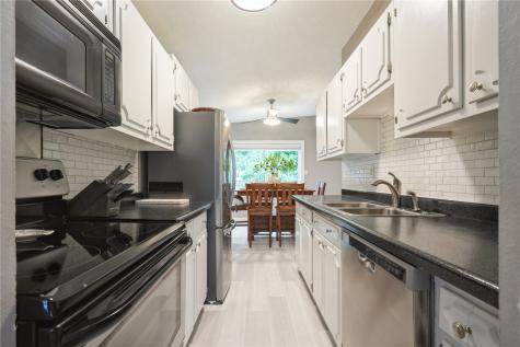 4233 Pineview Drive NE Cedar Rapids IA 52402