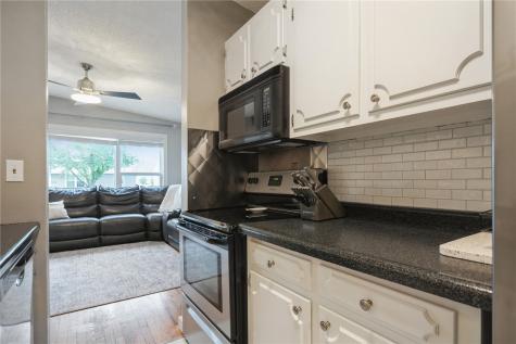 4233 Pineview Drive NE Cedar Rapids IA 52402