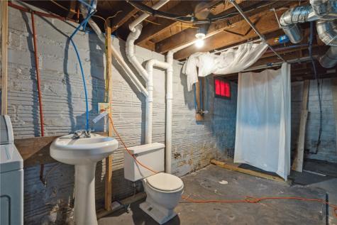 869 Oakland Road NE Cedar Rapids IA 52402