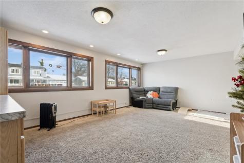 1195 Mcgowan Boulevard Marion IA 52302