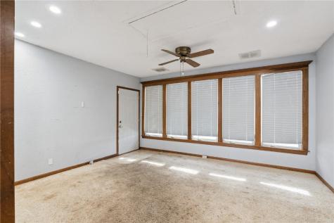 1195 Mcgowan Boulevard Marion IA 52302