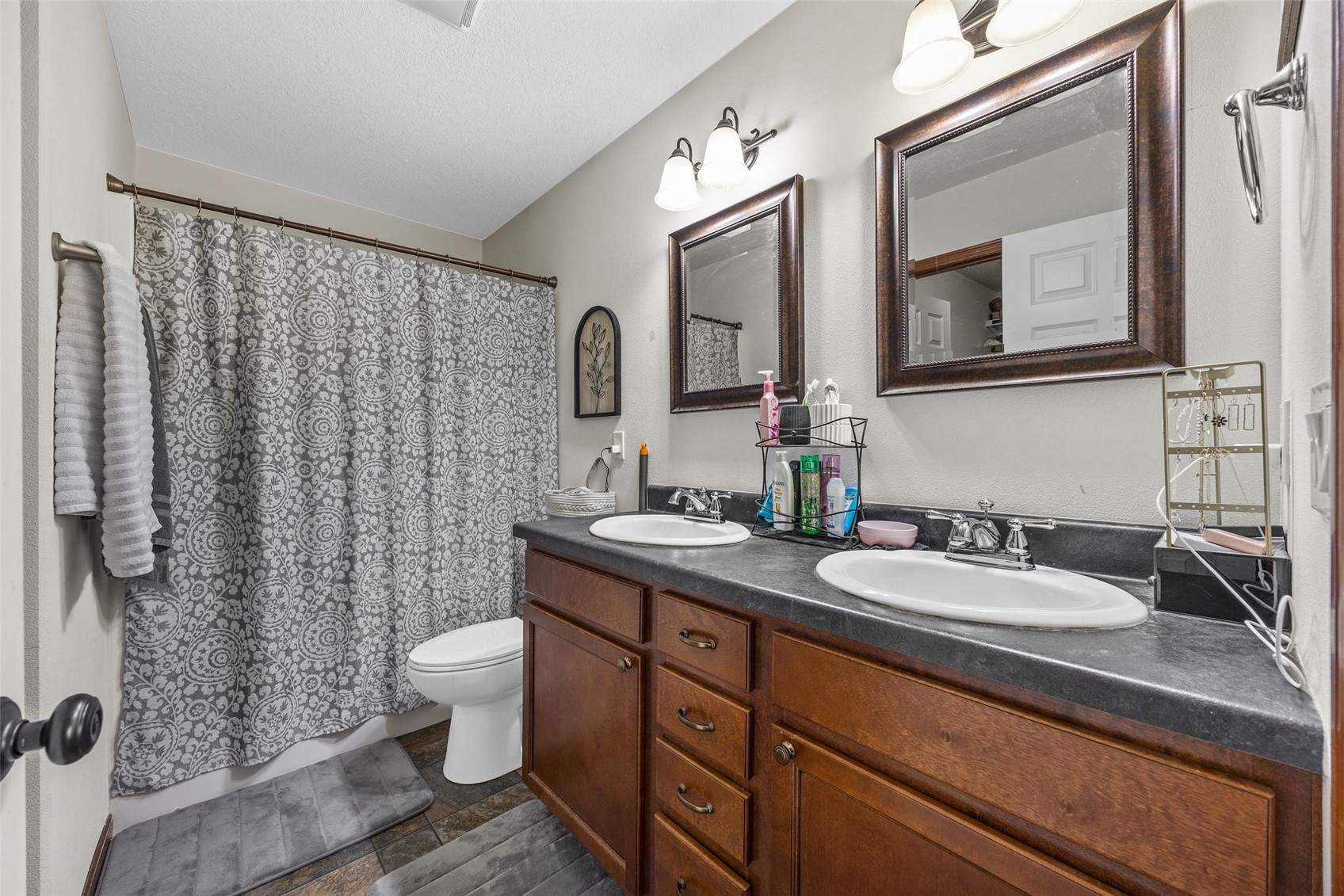 5503 Ruhd Street SW Cedar Rapids IA 52404