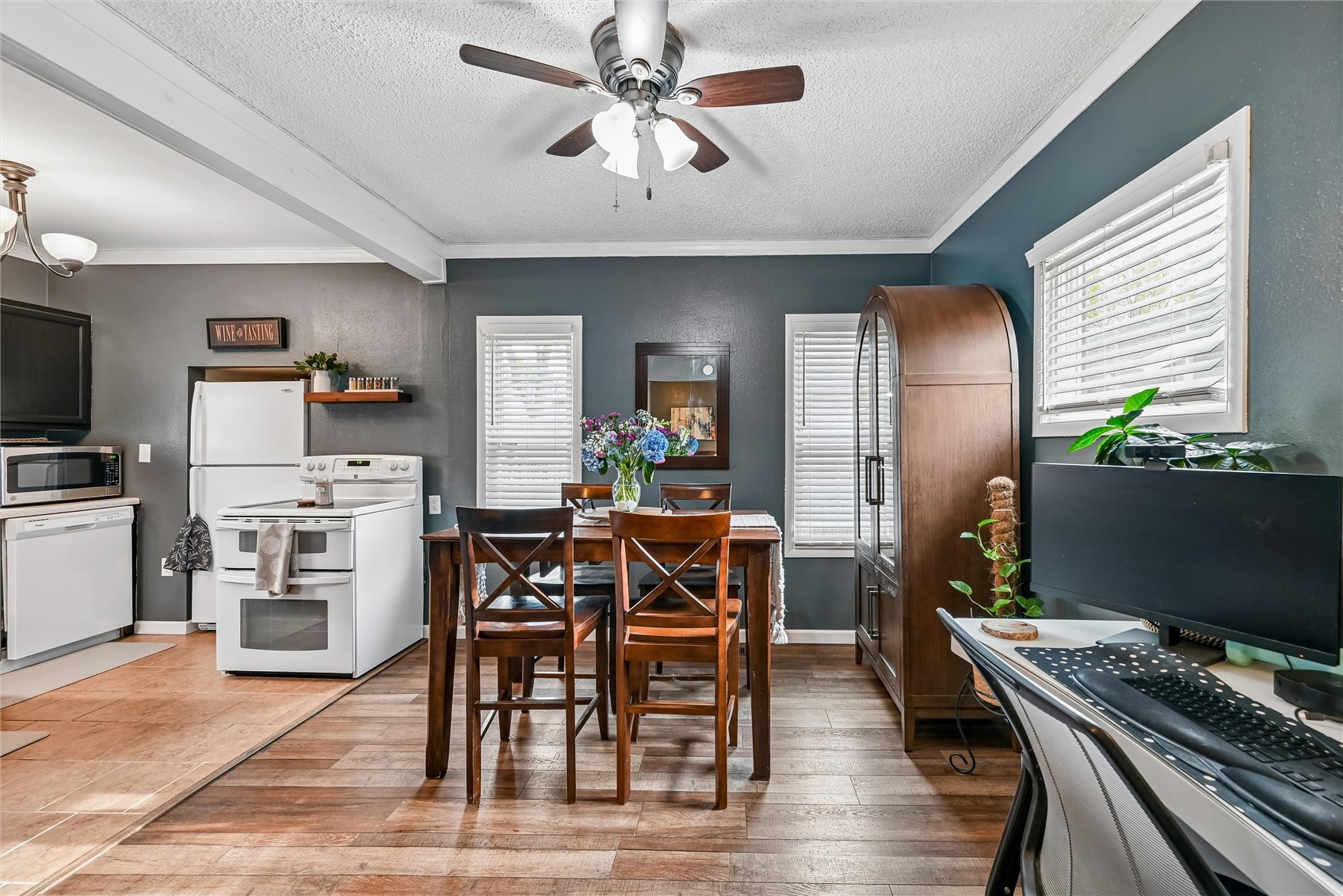 921 H Avenue NW Cedar Rapids IA 52405