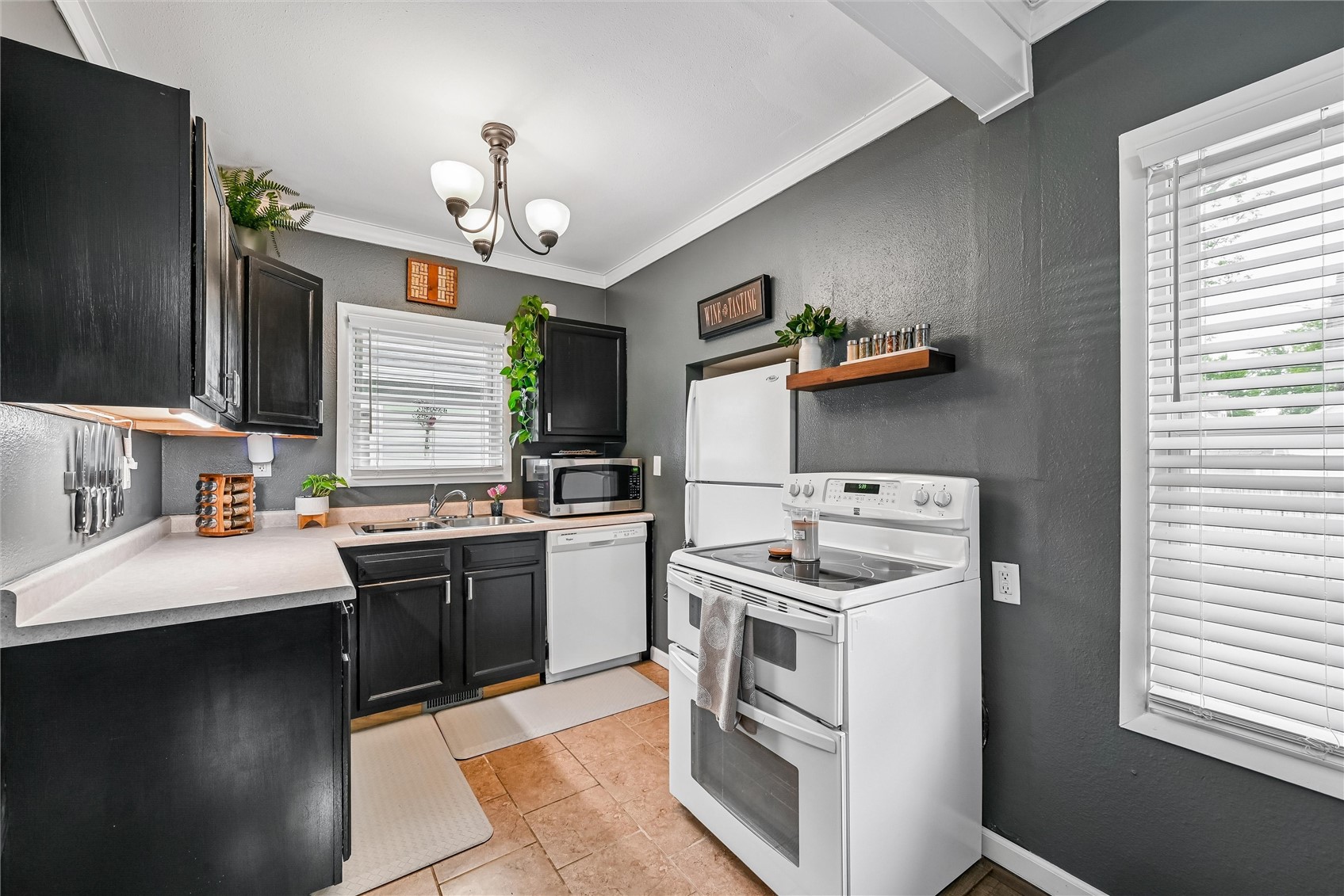 921 H Avenue NW Cedar Rapids IA 52405