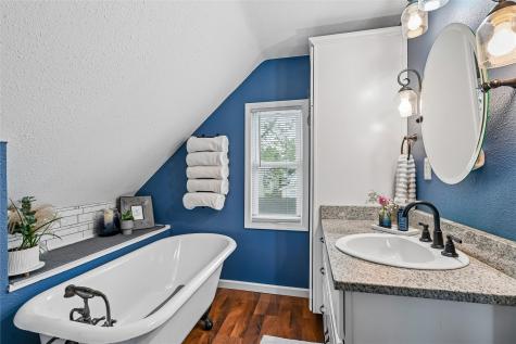 921 H Avenue NW Cedar Rapids IA 52405