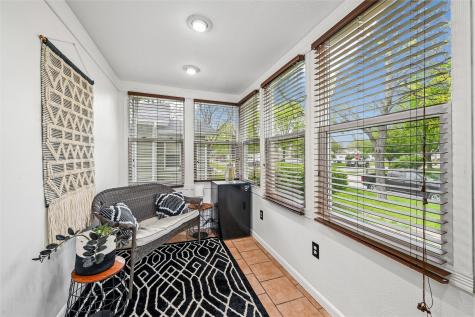 921 H Avenue NW Cedar Rapids IA 52405