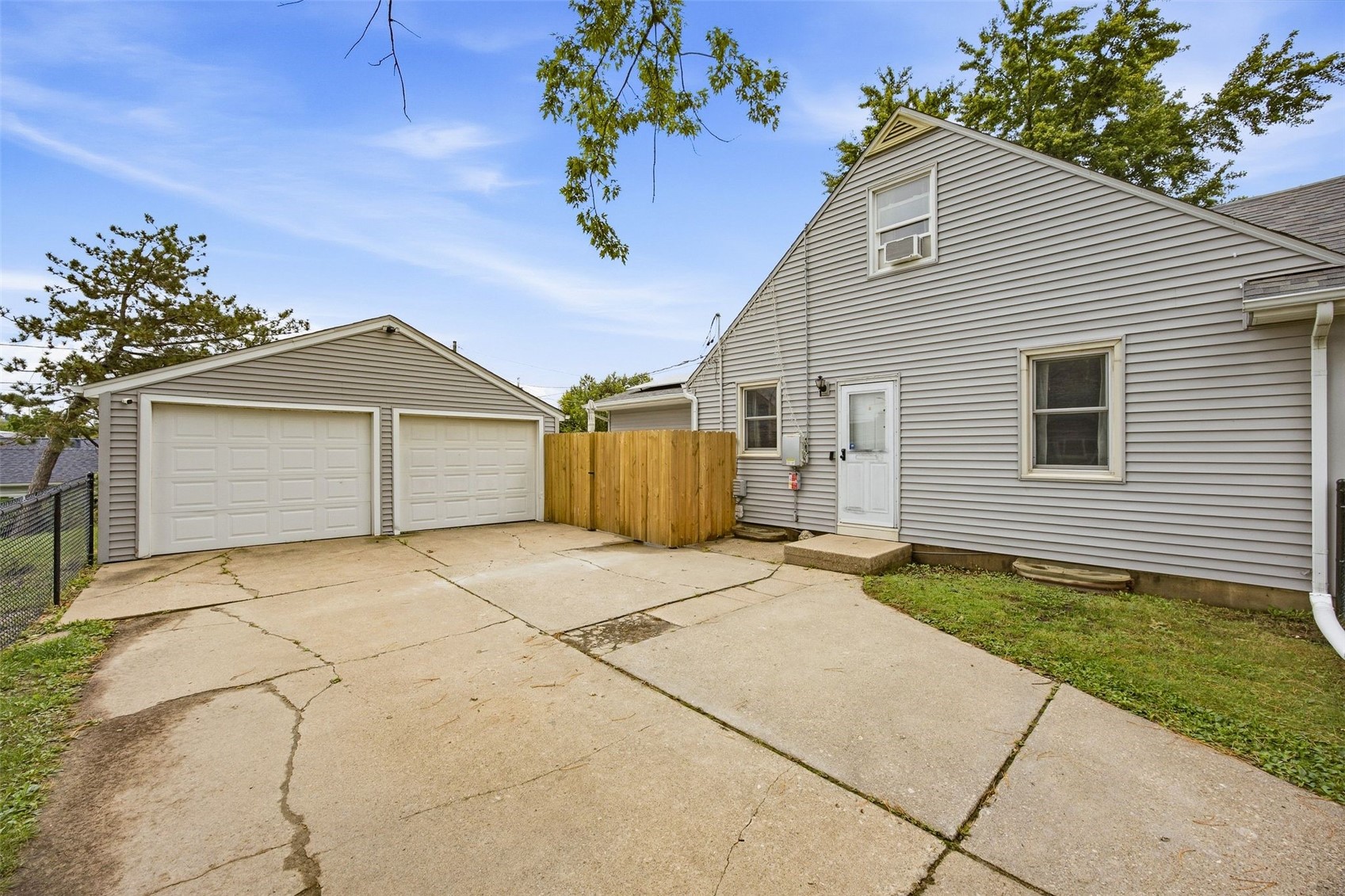 807 40th Street SE Cedar Rapids IA 52403