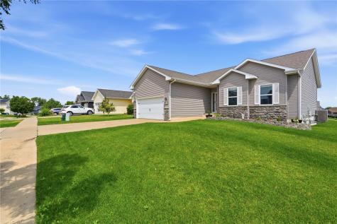 8709 Aldridge Drive SW Cedar Rapids IA 52404