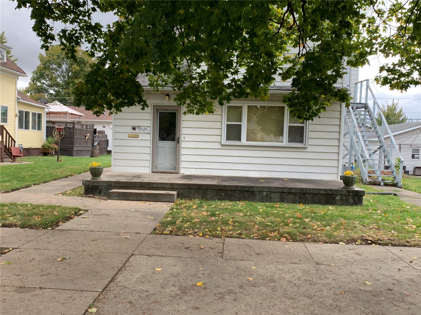 410 Main Street W Knoxville IA 50138