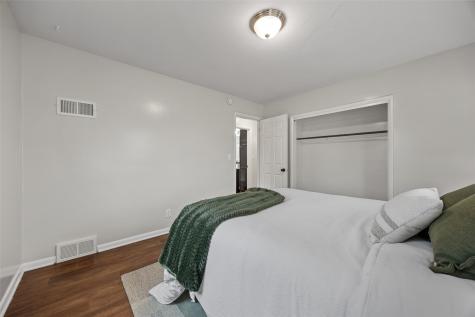 304 B Avenue Hiawatha IA 52233