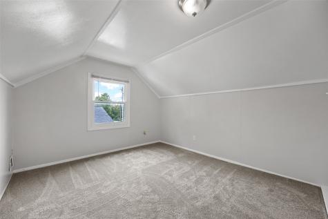304 B Avenue Hiawatha IA 52233