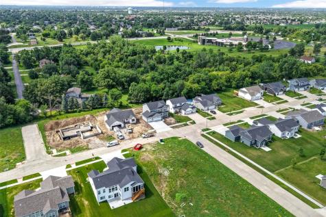 233 Mccarran Avenue NE Cedar Rapids IA 52402