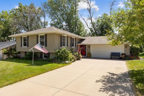 201 Brentwood Drive NE Cedar Rapids IA 52402