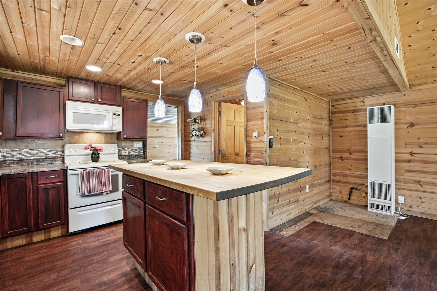 993 Ivanhoe Circle Mt Vernon IA 52314