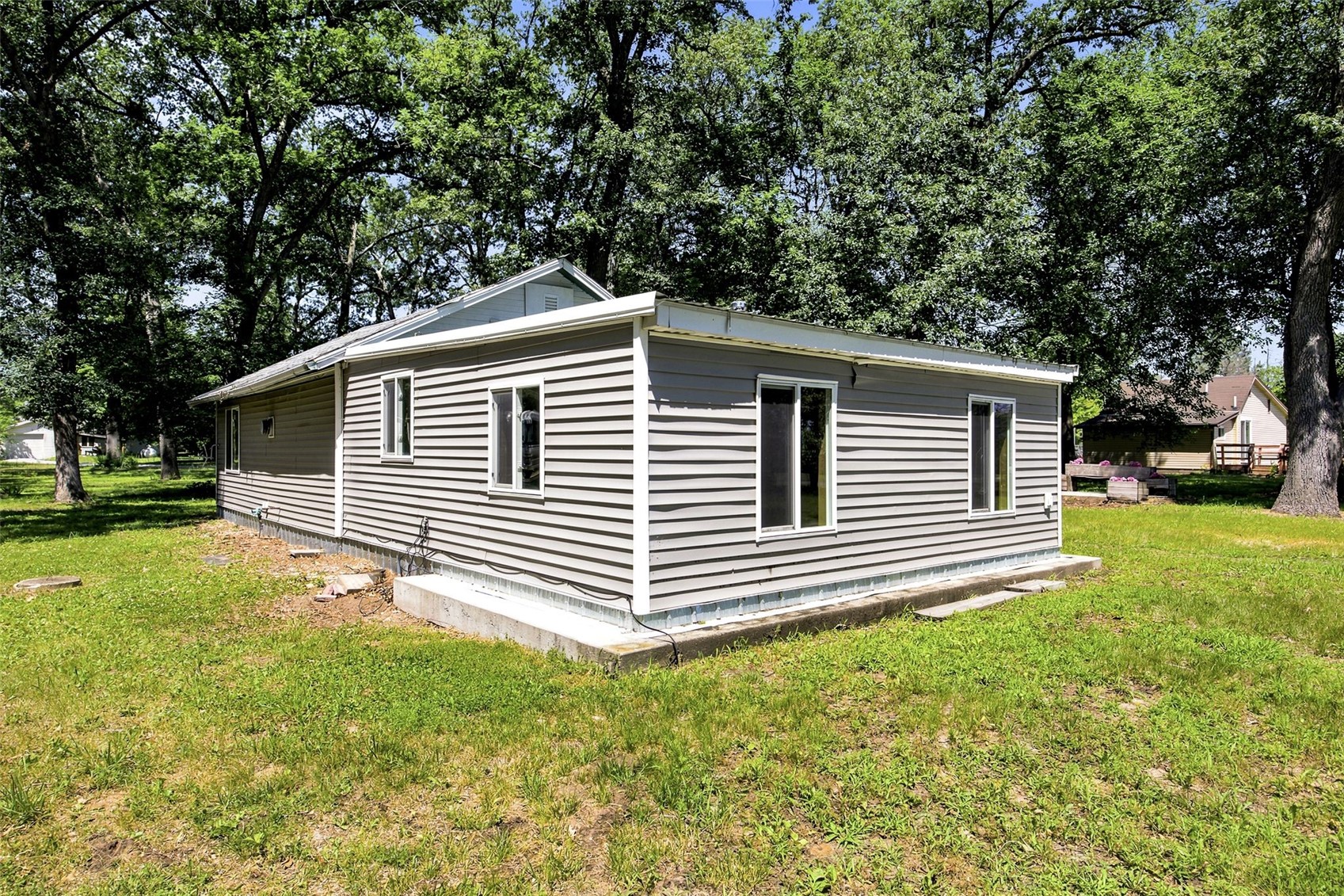 993 Ivanhoe Circle Mt Vernon IA 52314