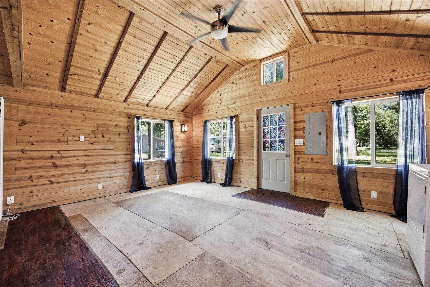 993 Ivanhoe Circle Mt Vernon IA 52314
