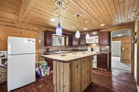 993 Ivanhoe Circle Mt Vernon IA 52314