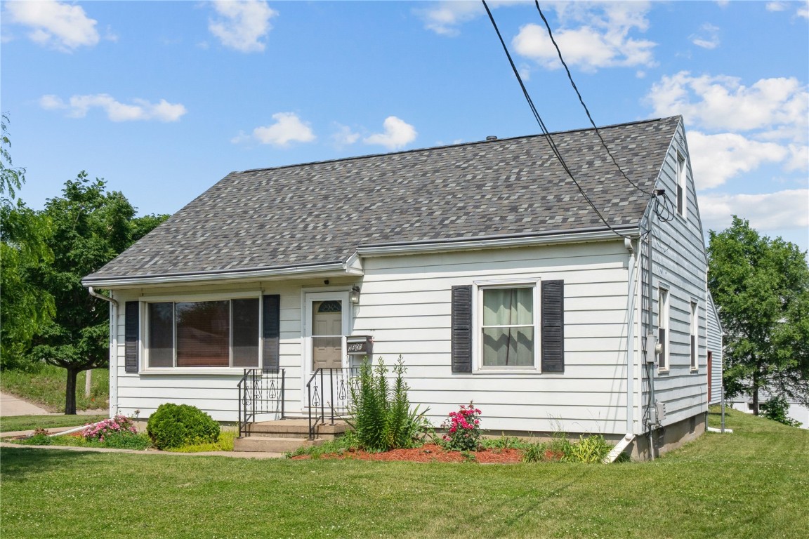 2901 J Street SW Cedar Rapids IA 52404