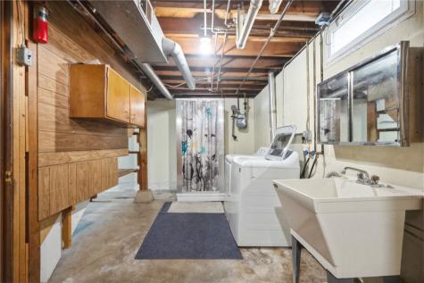 2901 J Street SW Cedar Rapids IA 52404