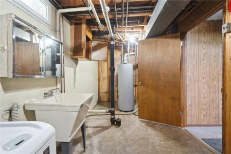 2901 J Street SW Cedar Rapids IA 52404