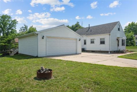 2901 J Street SW Cedar Rapids IA 52404