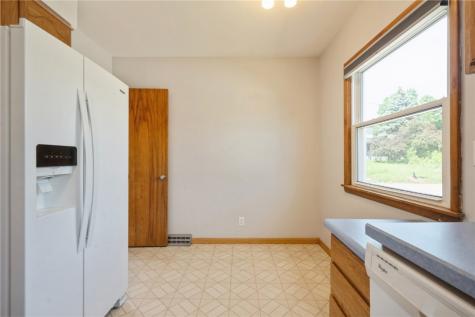 2901 J Street SW Cedar Rapids IA 52404