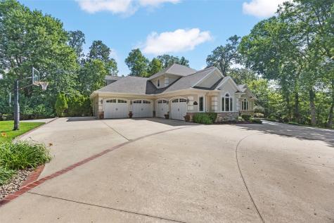 4640 Blarney Drive Cedar Rapids IA 52411