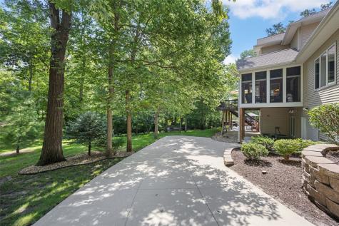 4640 Blarney Drive Cedar Rapids IA 52411