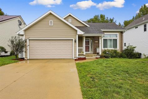 5013 N Willowbend Road NE Cedar Rapids IA 52411
