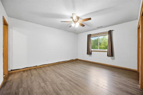 5013 N Willowbend Road NE Cedar Rapids IA 52411