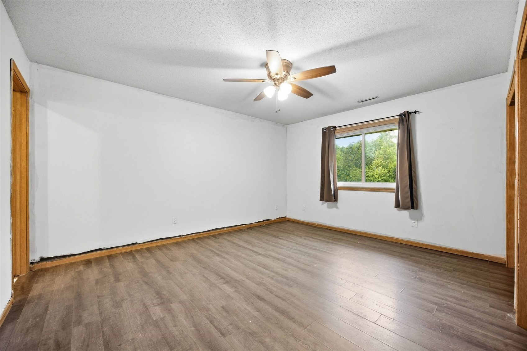 5013 N Willowbend Road NE Cedar Rapids IA 52411