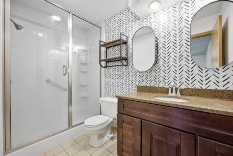 5013 N Willowbend Road NE Cedar Rapids IA 52411