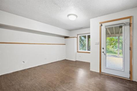 5013 N Willowbend Road NE Cedar Rapids IA 52411