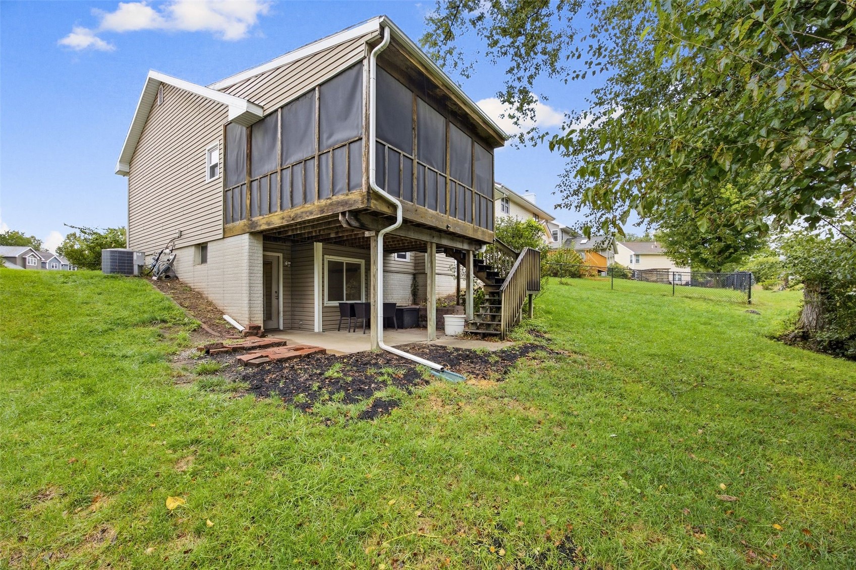 5013 N Willowbend Road NE Cedar Rapids IA 52411